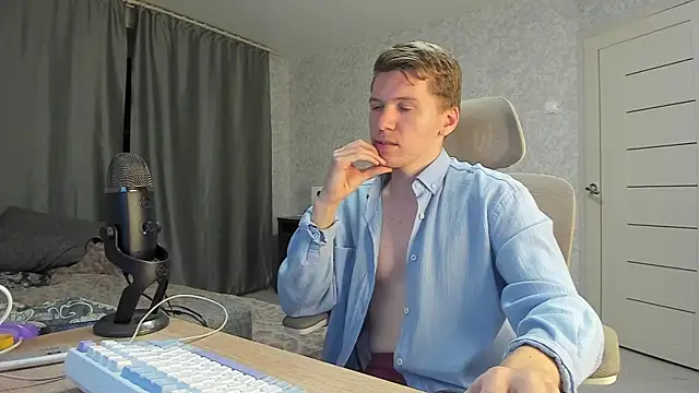 Snapshot of Bananas_dick chatting on 21, 9, 2025 Bananas dick online show from 21, 9, 2025