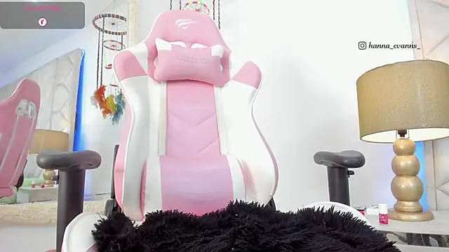 Hanna Evaanss online show from 12, 2, 2025