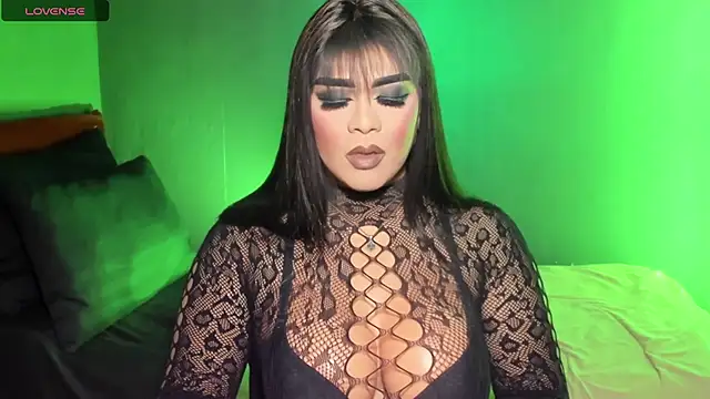 Snapshot of VictoriaEliz chatting on 6, 11, 2025 VictoriaEliz online show from 6, 11, 2025