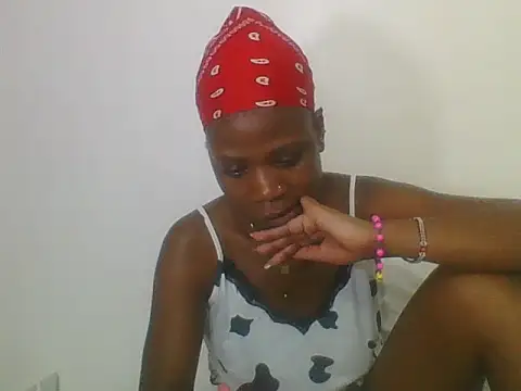 Snapshot of Sweetbaby004 chatting on 13, 10, 2025 Sweetbaby004 online show from 13, 10, 2025