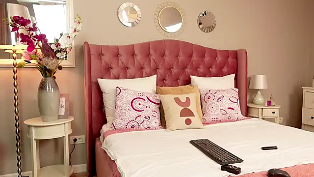 Snapshot of IsabellaMysty chatting on 1, 12, 2025 IsabellaMysty online show from 1, 12, 2025