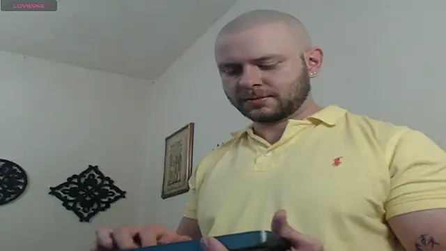 Snapshot of TONY_WHITE_7 chatting on 29, 4, 2026 TONY WHITE 7 online show from 29, 4, 2026
