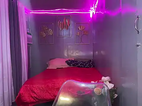 Delicate Savannah online show from 9, 9, 2025