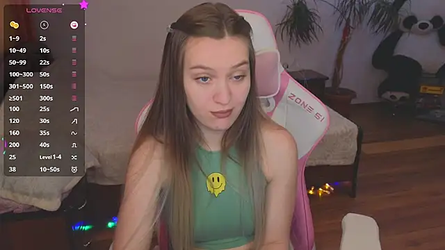 Snapshot of CyrilaPuff chatting on 16, 12, 2024 CyrilaPuff online show from 16, 12, 2024