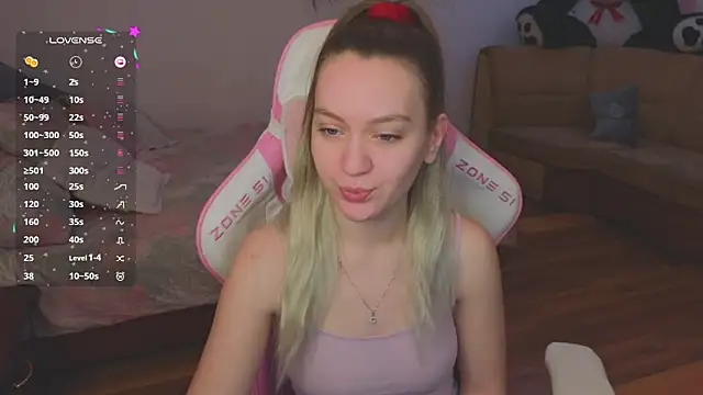 Snapshot of CyrilaPuff chatting on 11, 1, 2025 CyrilaPuff online show from 11, 1, 2025