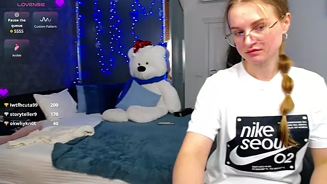 KateJonson online show from 9, 1, 2025