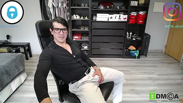 Snapshot of samricci21 chatting on 8, 4, 2026 samricci21 online show from 8, 4, 2026