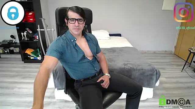 Snapshot of samricci21 chatting on 14, 4, 2026 samricci21 online show from 14, 4, 2026