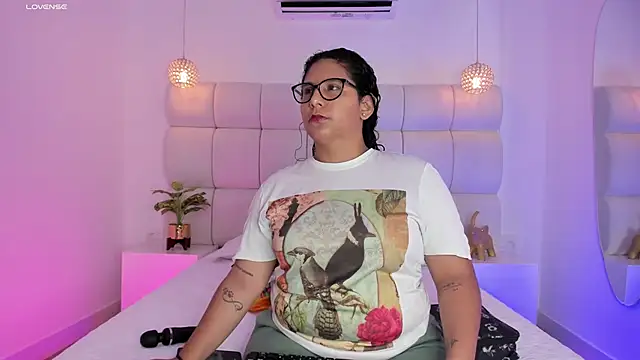 DanielleEvans  online show from 5, 10, 2025