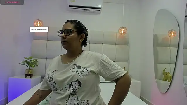 DanielleEvans  online show from 19, 11, 2025