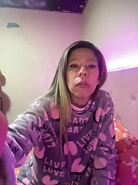 Snapshot of Karly_moon chatting on 23, 3, 2025 Karly moon online show from 23, 3, 2025