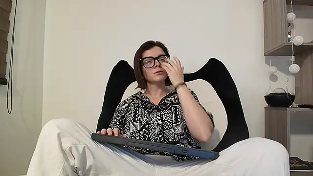 Arya starrk online show from 4, 3, 2026