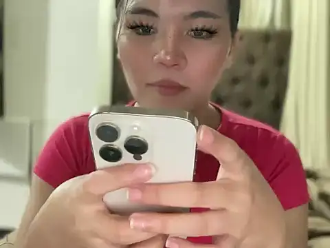 Snapshot of Lilly_cruz chatting on 5, 5, 2026 Lilly cruz online show from 5, 5, 2026