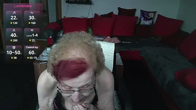 HeisseomaOriginal online show from 10, 2, 2025