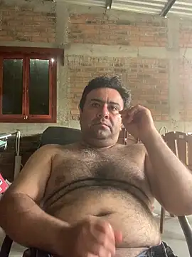 Snapshot of EmilianoGt chatting on 5, 5, 2026 EmilianoGt online show from 5, 5, 2026