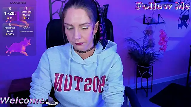 Snapshot of GrayceWild chatting on 11, 9, 2025 GrayceWild online show from 11, 9, 2025