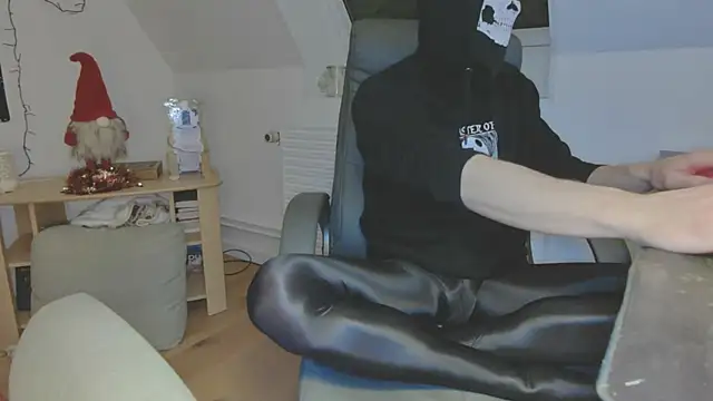 Nyl0nnickb0y online show from 11, 1, 2026