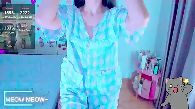 Snapshot of _BABBE_Hii chatting on 4, 4, 2026 BABBE Hii online show from 4, 4, 2026