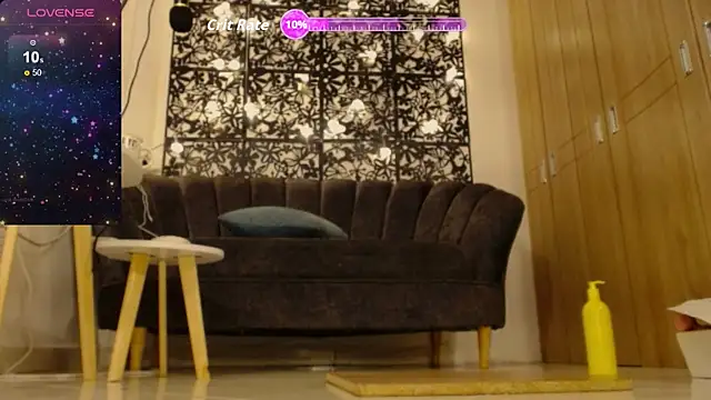 Snapshot of evelaurent chatting on 25, 5, 2026 evelaurent online show from 25, 5, 2026