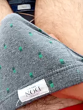 mickzizi online show from 23, 4, 2026