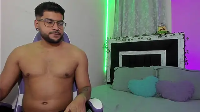 Snapshot of sophie_cute66 chatting on 26, 2, 2025 sophie cute66 online show from 26, 2, 2025