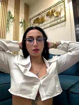 Snapshot of sophie_cute66 chatting on 26, 11, 2025 sophie cute66 online show from 26, 11, 2025