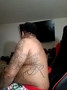 yellowwetfox online show from 8, 12, 2024