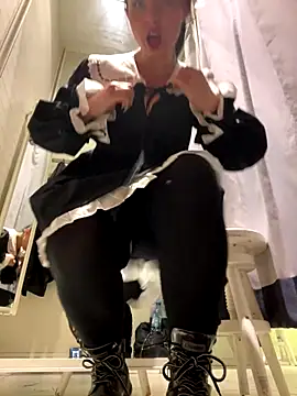 CrazzyChicks online show from 25, 10, 2025