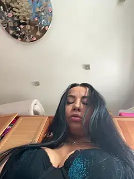 CrazzyChicks online show from 20, 4, 2026