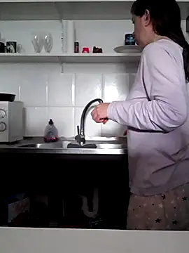 Moi Lina online show from 1, 3, 2026