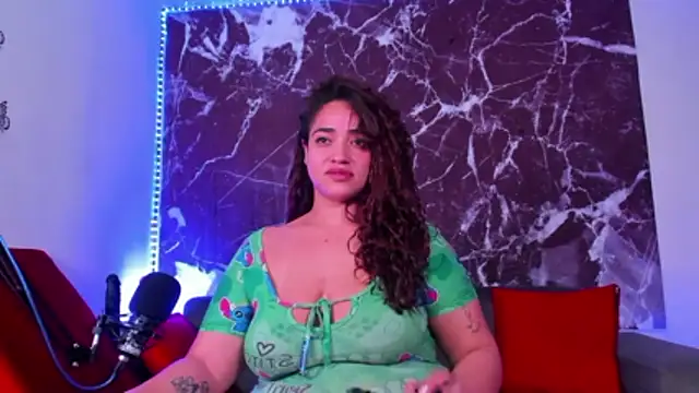 Snapshot of HannaMiills@xh chatting on 21, 2, 2026 HannaMiillsxh online show from 21, 2, 2026