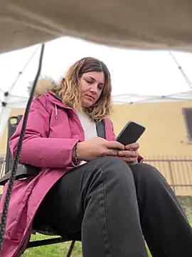 DaisyVibesss online show from 15, 12, 2024