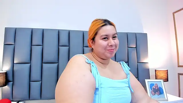 aandreaperez online show from 4, 2, 2025