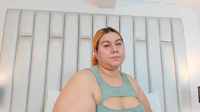 aandreaperez online show from 6, 2, 2025