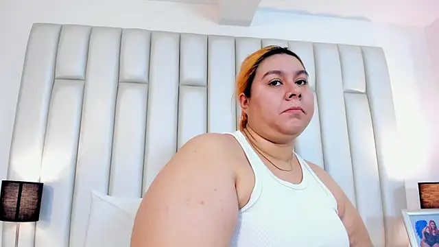 aandreaperez online show from 10, 2, 2025