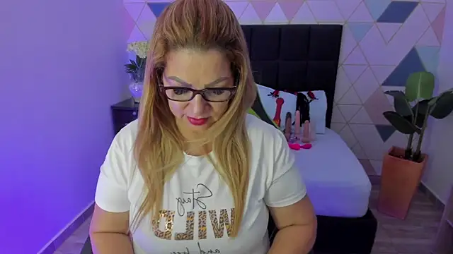 gisela27 online show from 10, 9, 2025