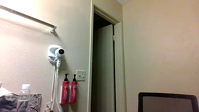 Snapshot of sexybribri@xh chatting on 18, 10, 2025 sexybribrixh online show from 18, 10, 2025