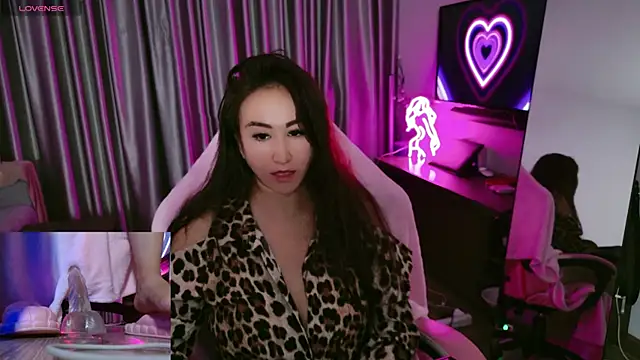 AsianQueens online show from 31, 10, 2025