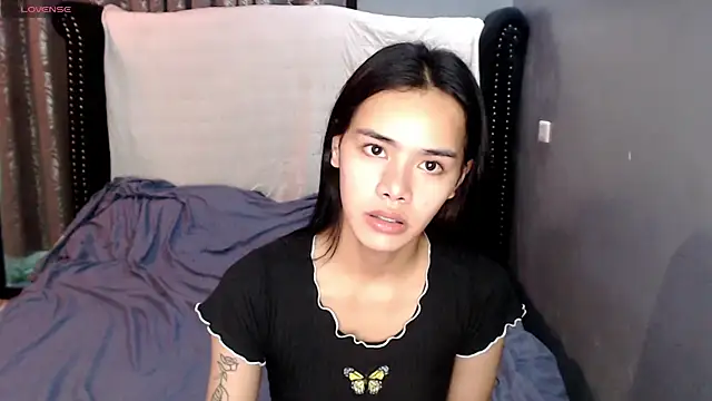 Snapshot of shecutie69 chatting on 14, 10, 2025 shecutie69 online show from 14, 10, 2025