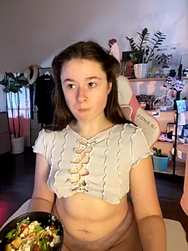 Snapshot of sweetest_pie chatting on 20, 9, 2025 sweetest pie online show from 20, 9, 2025