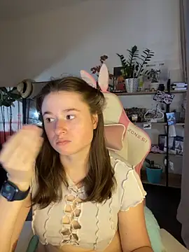 Snapshot of sweetest_pie chatting on 21, 9, 2025 sweetest pie online show from 21, 9, 2025