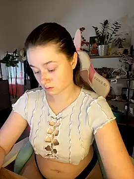 Snapshot of sweetest_pie chatting on 26, 9, 2025 sweetest pie online show from 26, 9, 2025