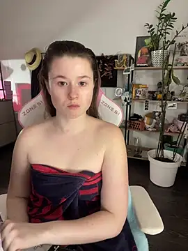 Snapshot of sweetest_pie chatting on 30, 4, 2026 sweetest pie online show from 30, 4, 2026