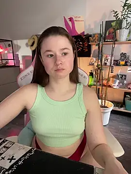 Snapshot of sweetest_pie chatting on 27, 5, 2026 sweetest pie online show from 27, 5, 2026