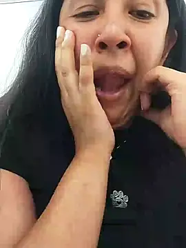 aisha latina online show from 31, 1, 2025