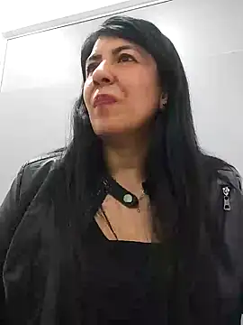 aisha latina online show from 4, 2, 2025