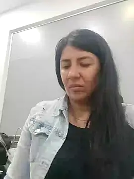 aisha latina online show from 20, 2, 2025