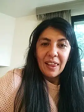 aisha latina online show from 11, 3, 2025