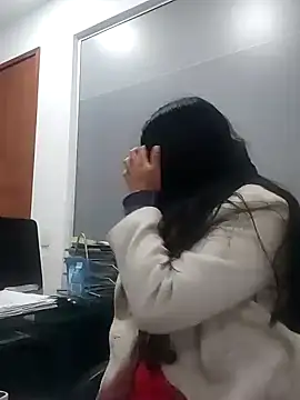 aisha latina online show from 18, 9, 2025