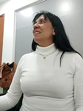 aisha latina online show from 23, 9, 2025